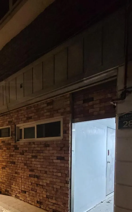 Hidden Ruby Apartment Seoul South Korea